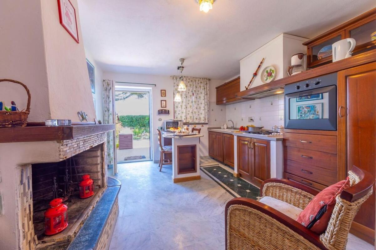 La Casa Fra Gli Ulivi Luxury Apartments With Pool Near Cinque Terre And Tuscany 몬테 마르첼로 외부 사진